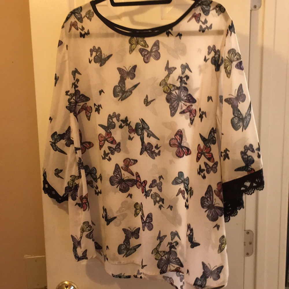 Beautiful Butterfly Blouse - Picture 4 of 7